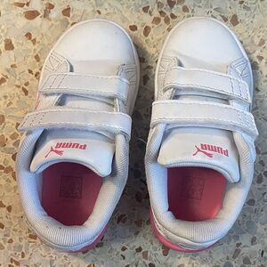 Puma Kids Sneakers in White and Pink